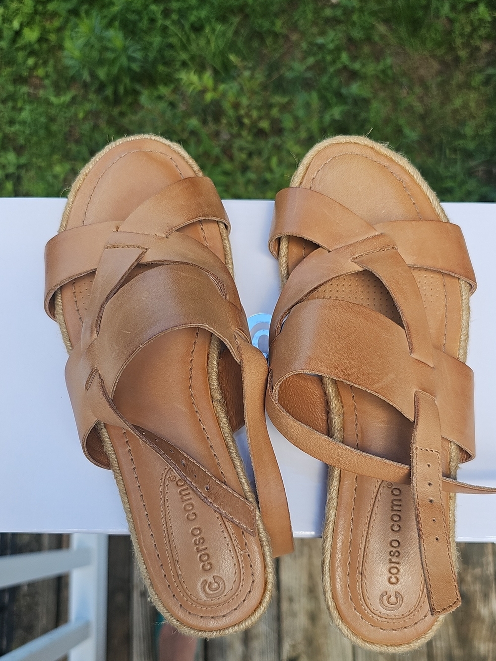 Women's Tan Leather Slide Sandals - Comfortable Summer Style.  7.5 M